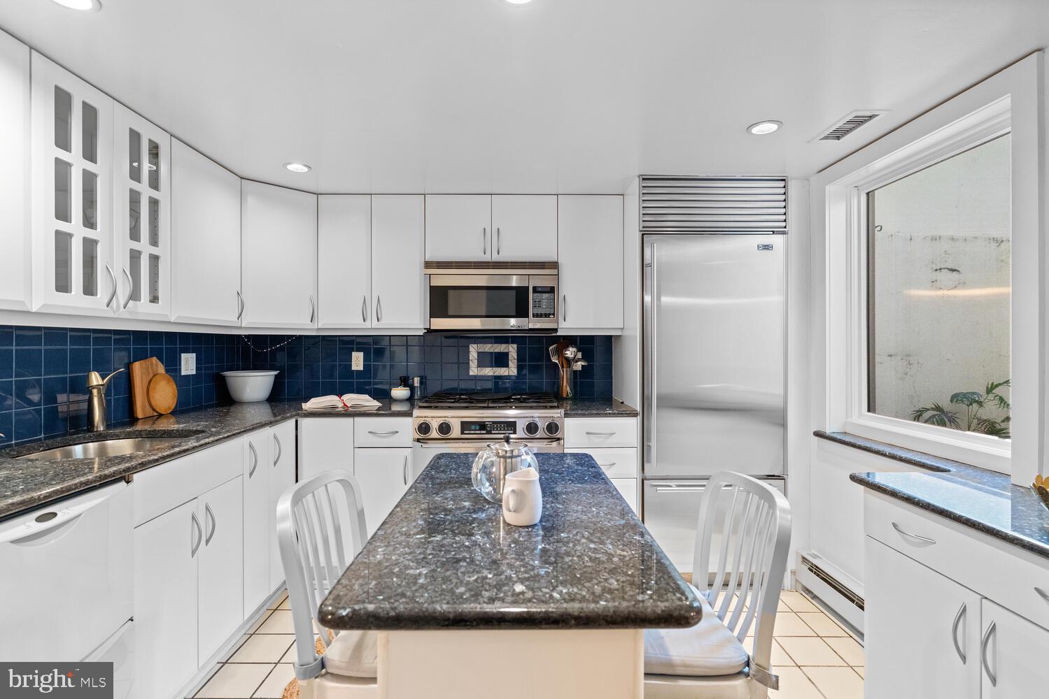 812 LOMBARD STREET 31