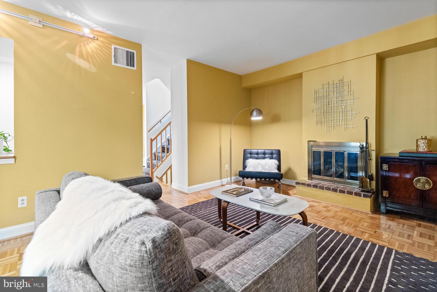 812 LOMBARD STREET 31