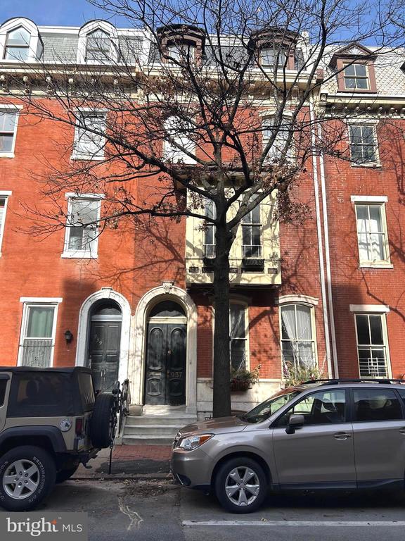 937 SPRUCE STREET