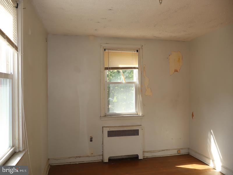 6904 ARDLEIGH STREET