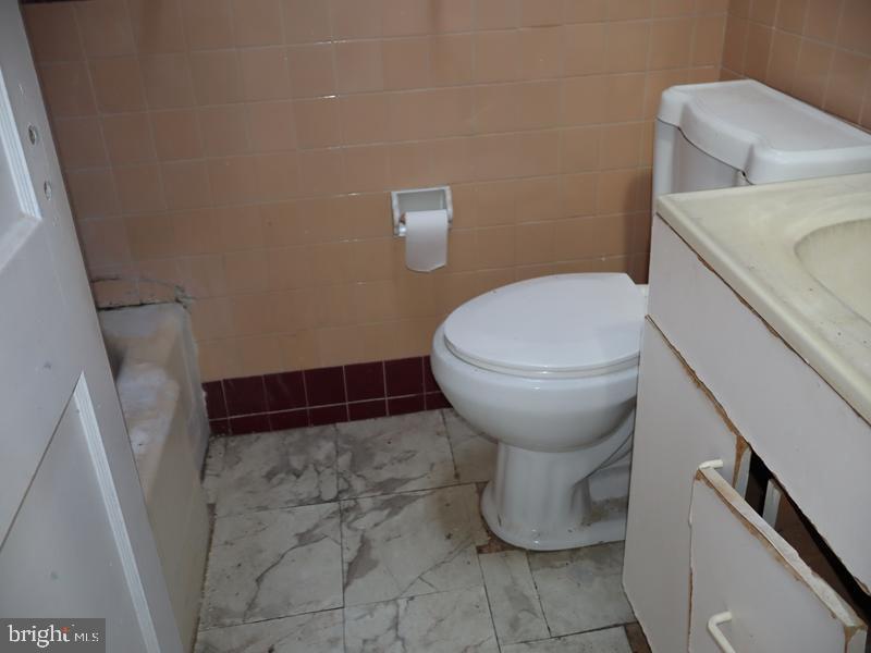 6904 ARDLEIGH STREET