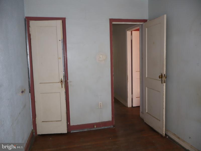 6904 ARDLEIGH STREET