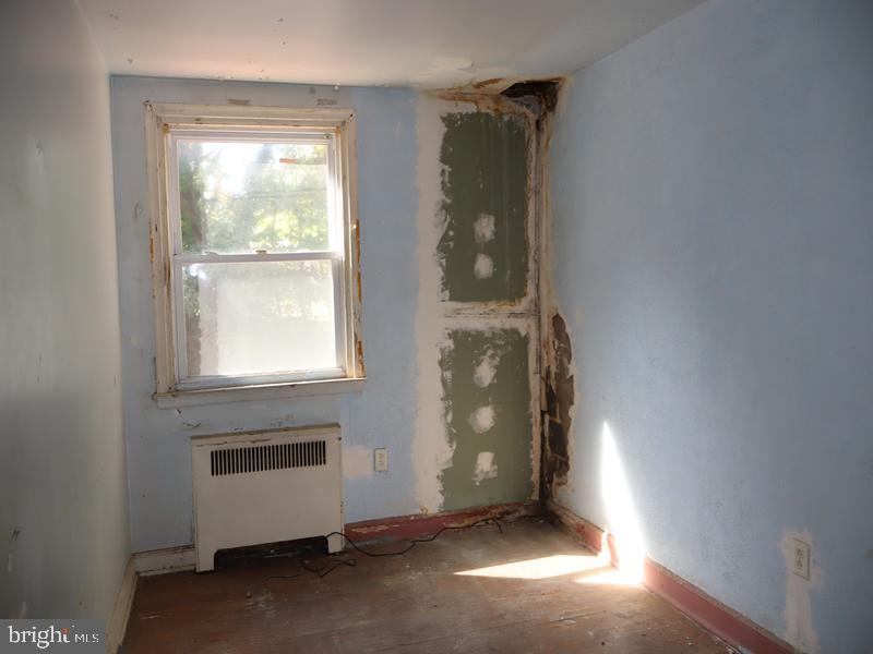 6904 ARDLEIGH STREET