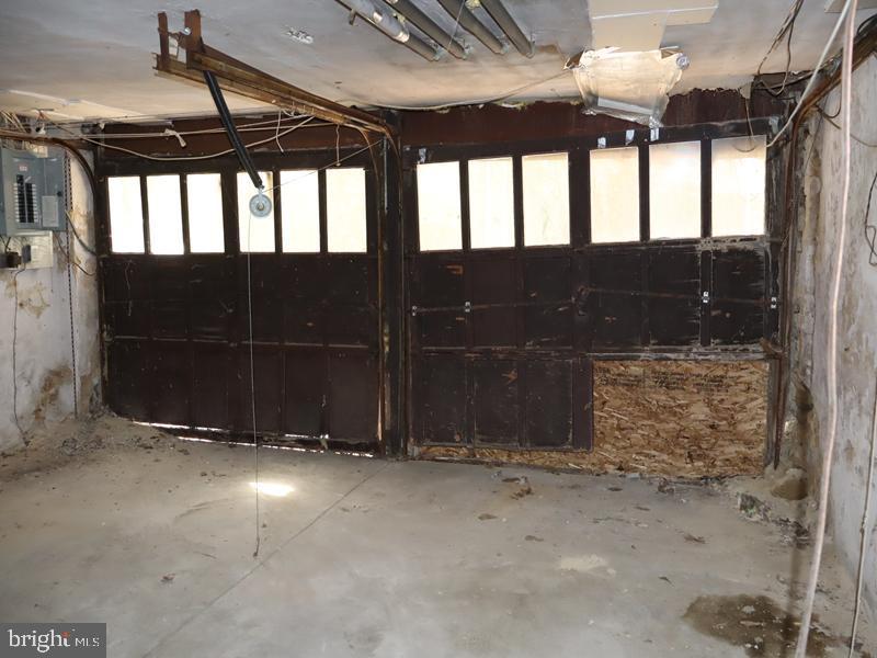 6904 ARDLEIGH STREET