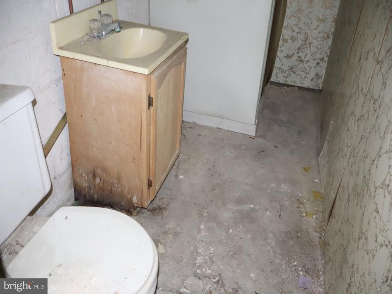 6904 ARDLEIGH STREET