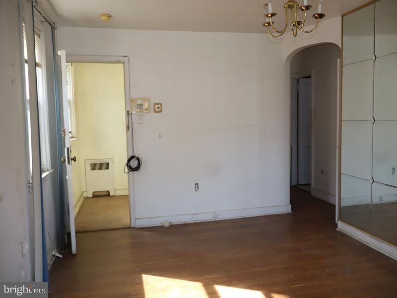 6904 ARDLEIGH STREET