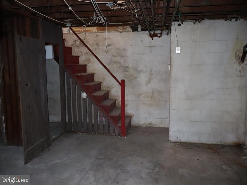 6904 ARDLEIGH STREET