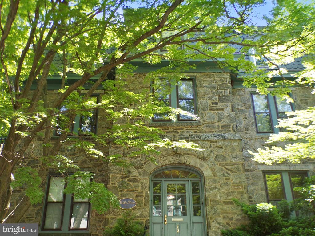 20 E PENN STREET 6