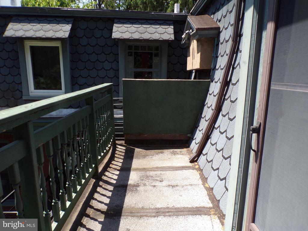 20 E PENN STREET 6