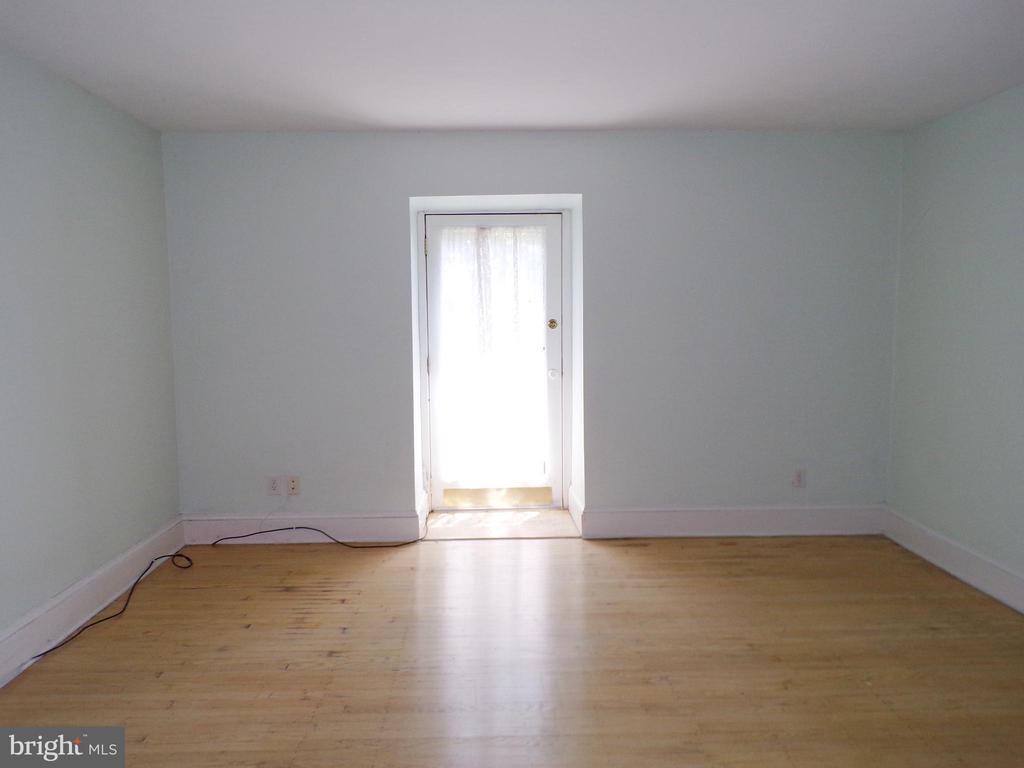 20 E PENN STREET 6