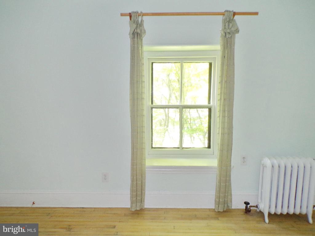 20 E PENN STREET 6
