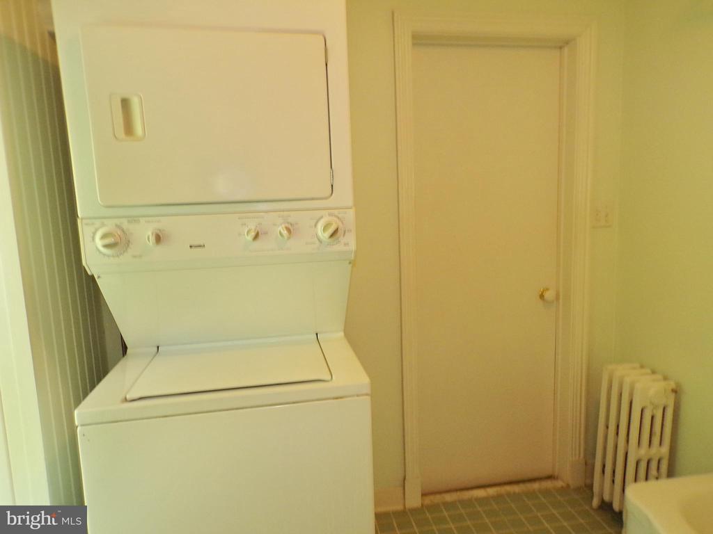 20 E PENN STREET 6