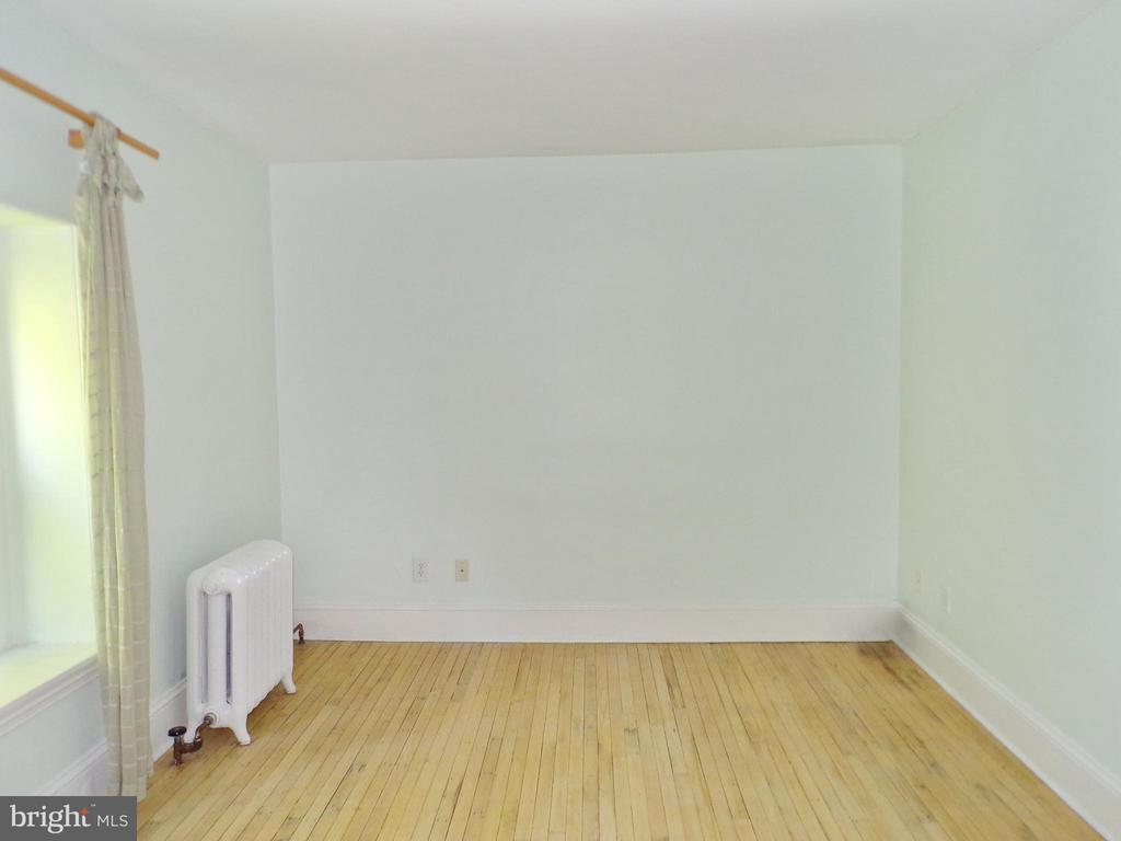 20 E PENN STREET 6