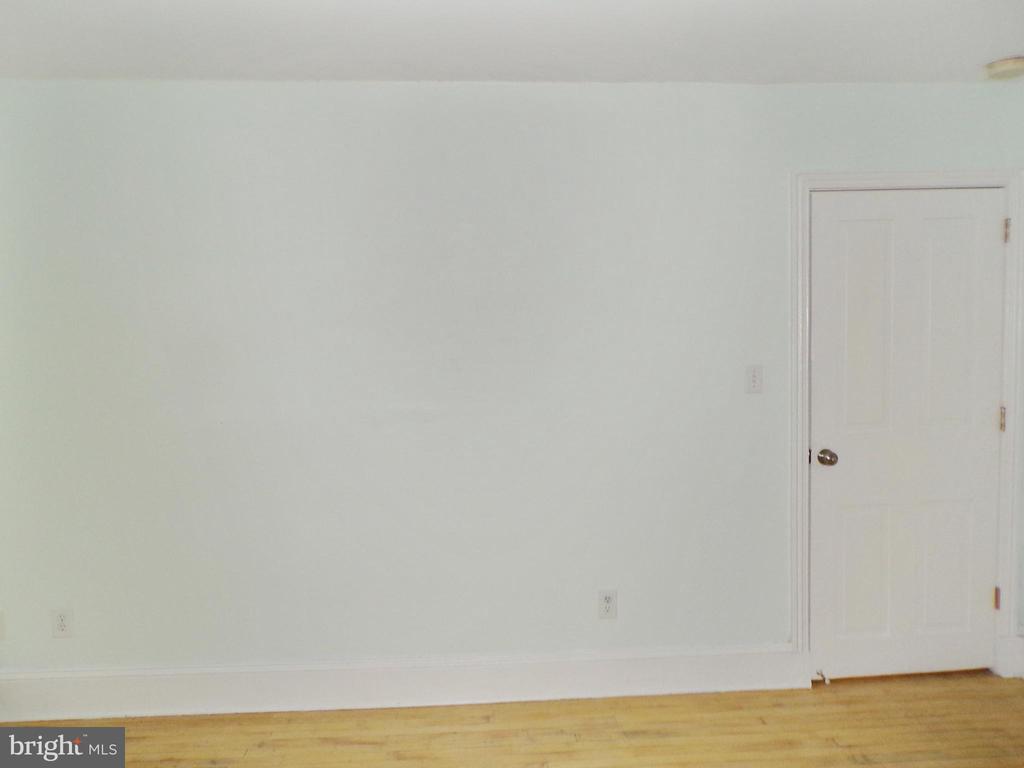 20 E PENN STREET 6