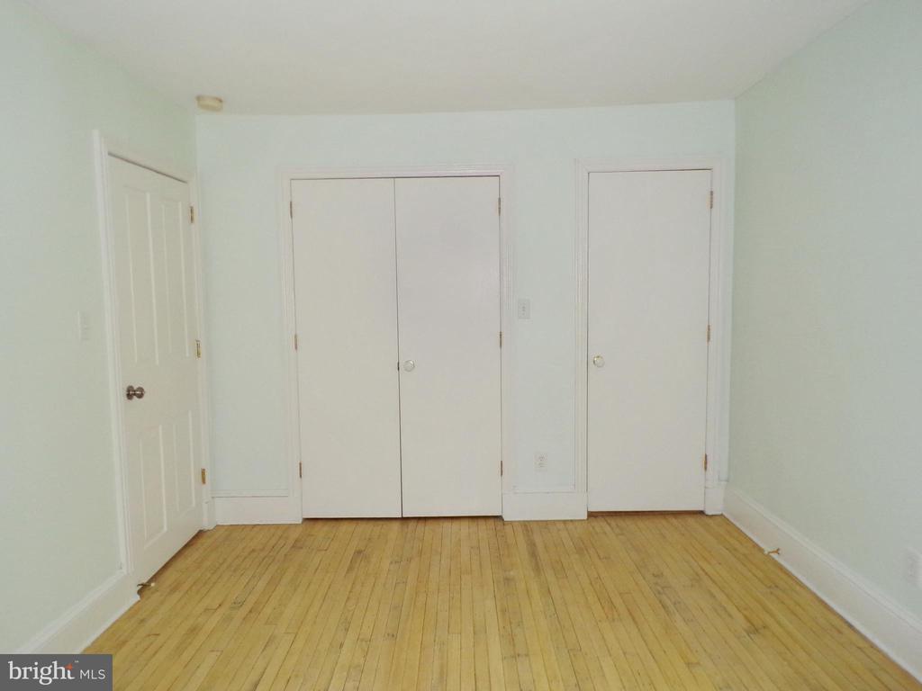 20 E PENN STREET 6