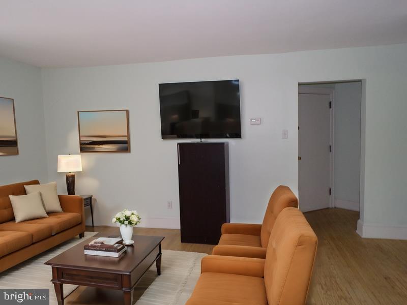 20 E PENN STREET 6