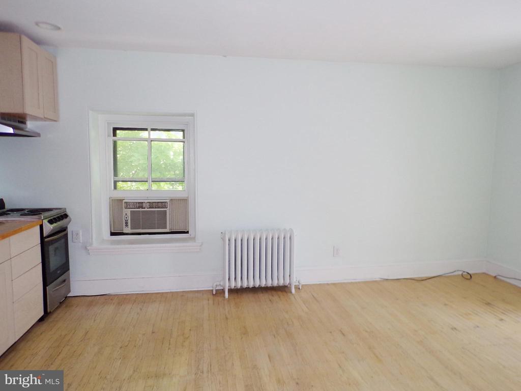 20 E PENN STREET 6