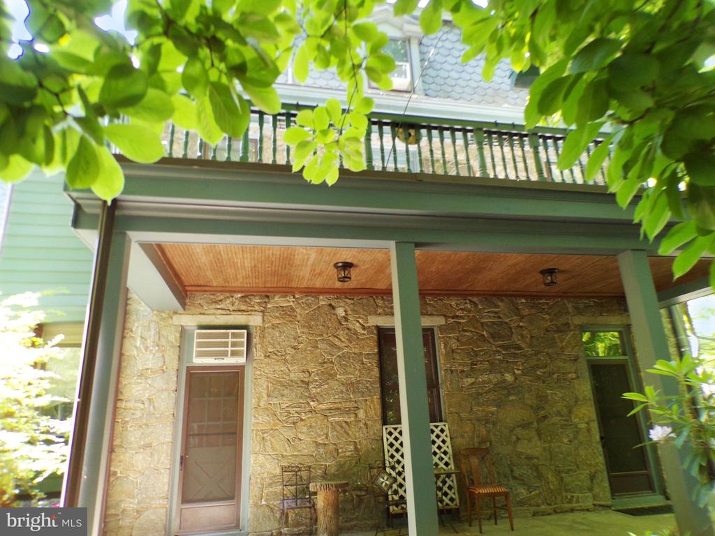 20 E PENN STREET 6