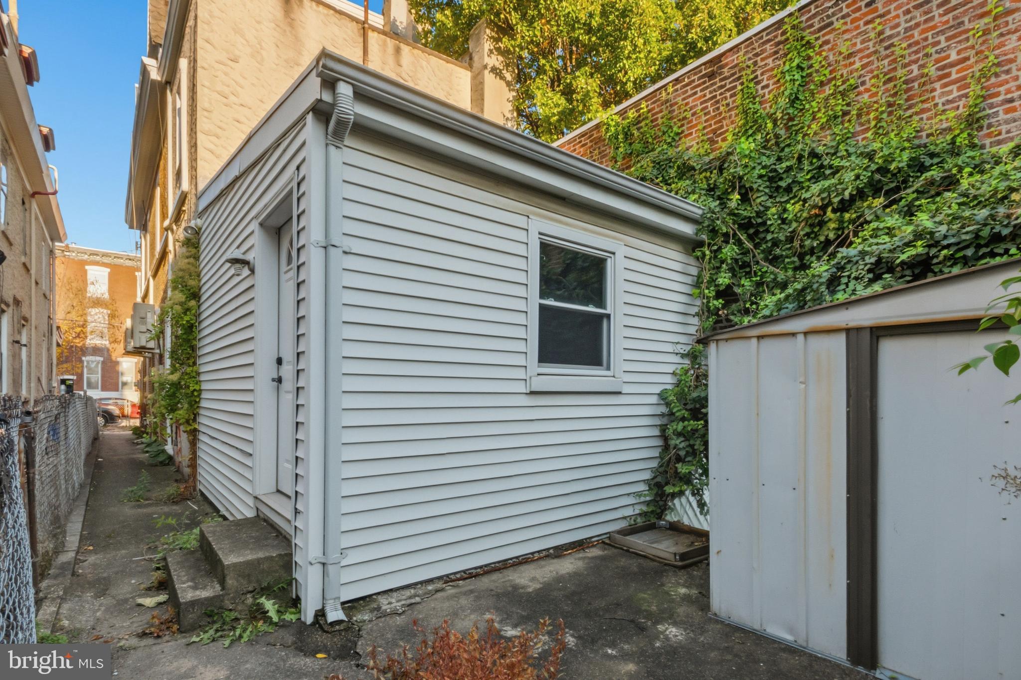 2354 E CUMBERLAND STREET