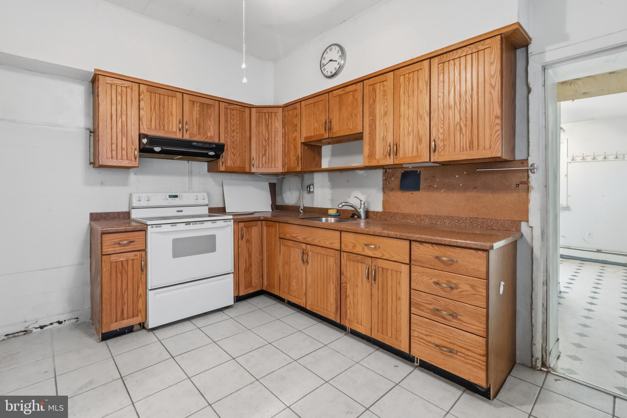 2354 E CUMBERLAND STREET