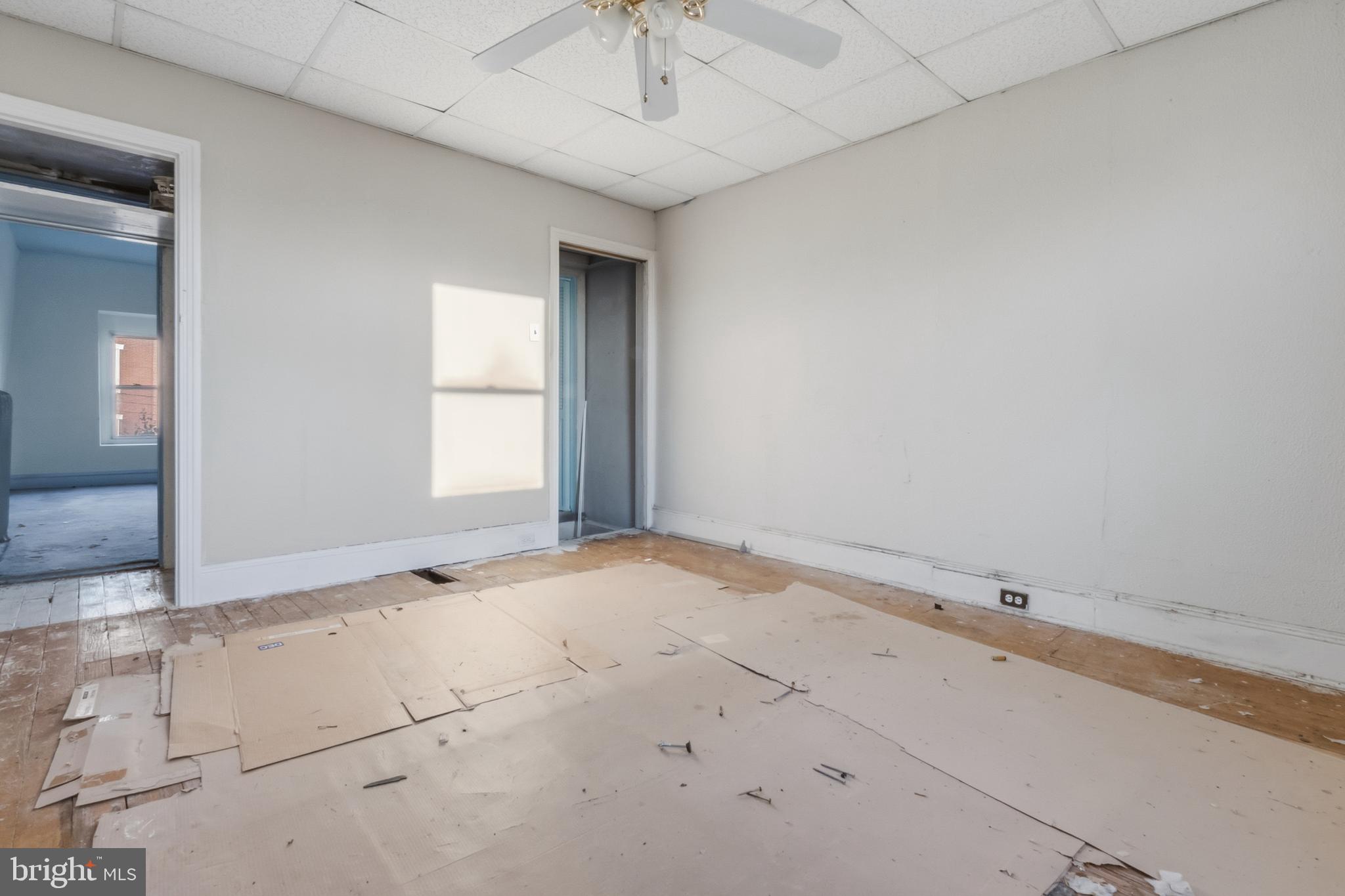 2354 E CUMBERLAND STREET