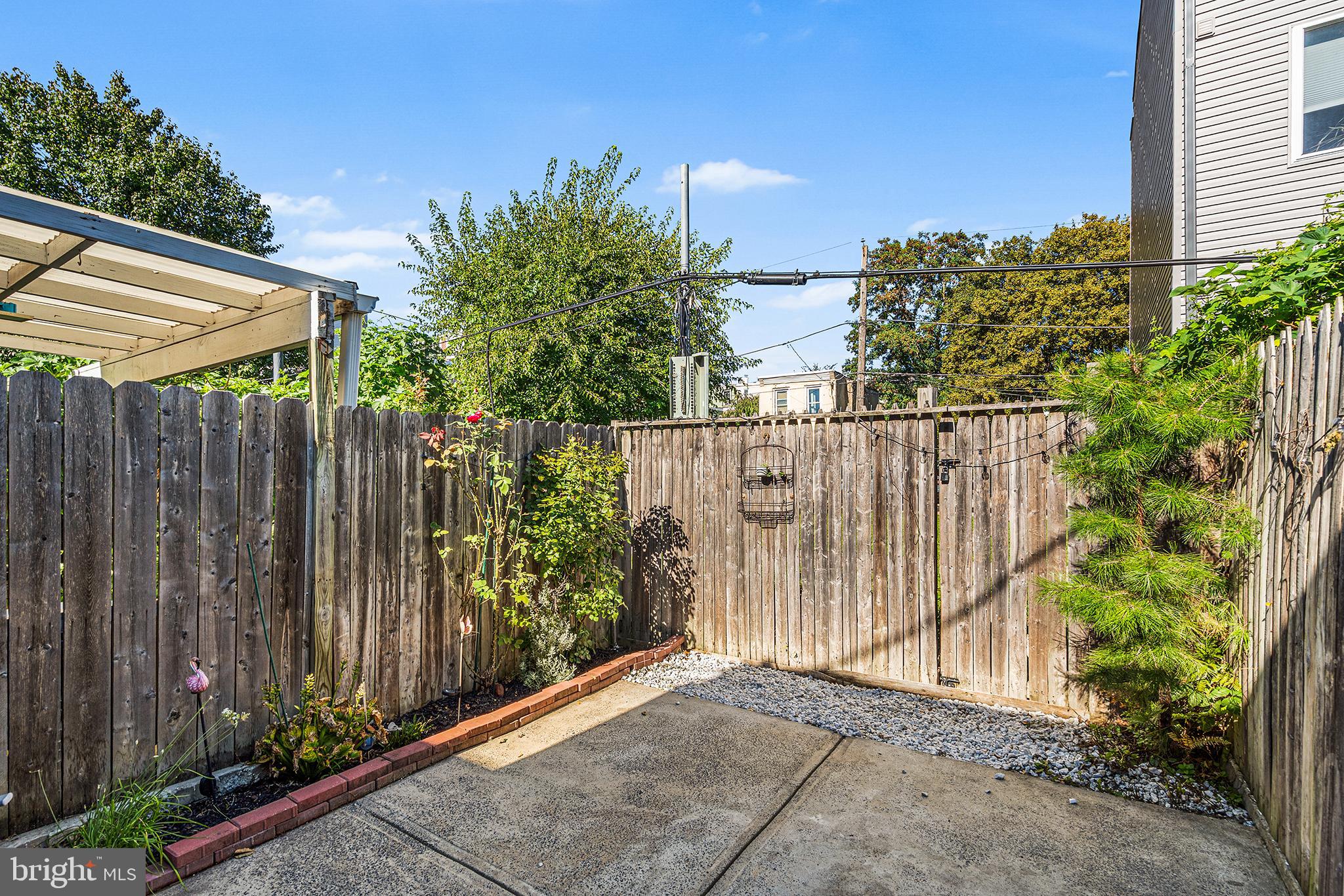 1837 E ALBERT STREET