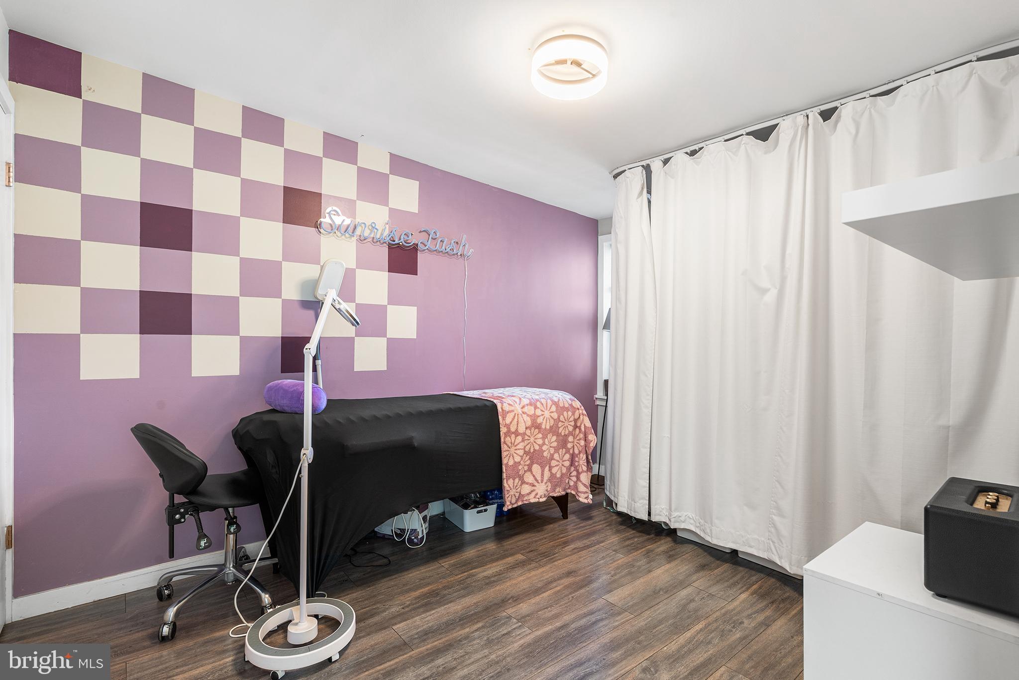 1837 E ALBERT STREET