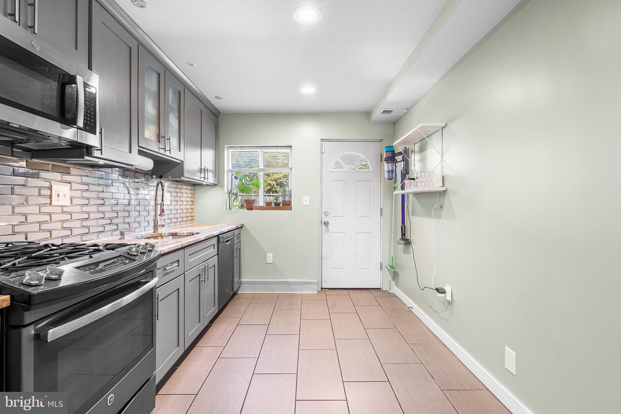 1837 E ALBERT STREET