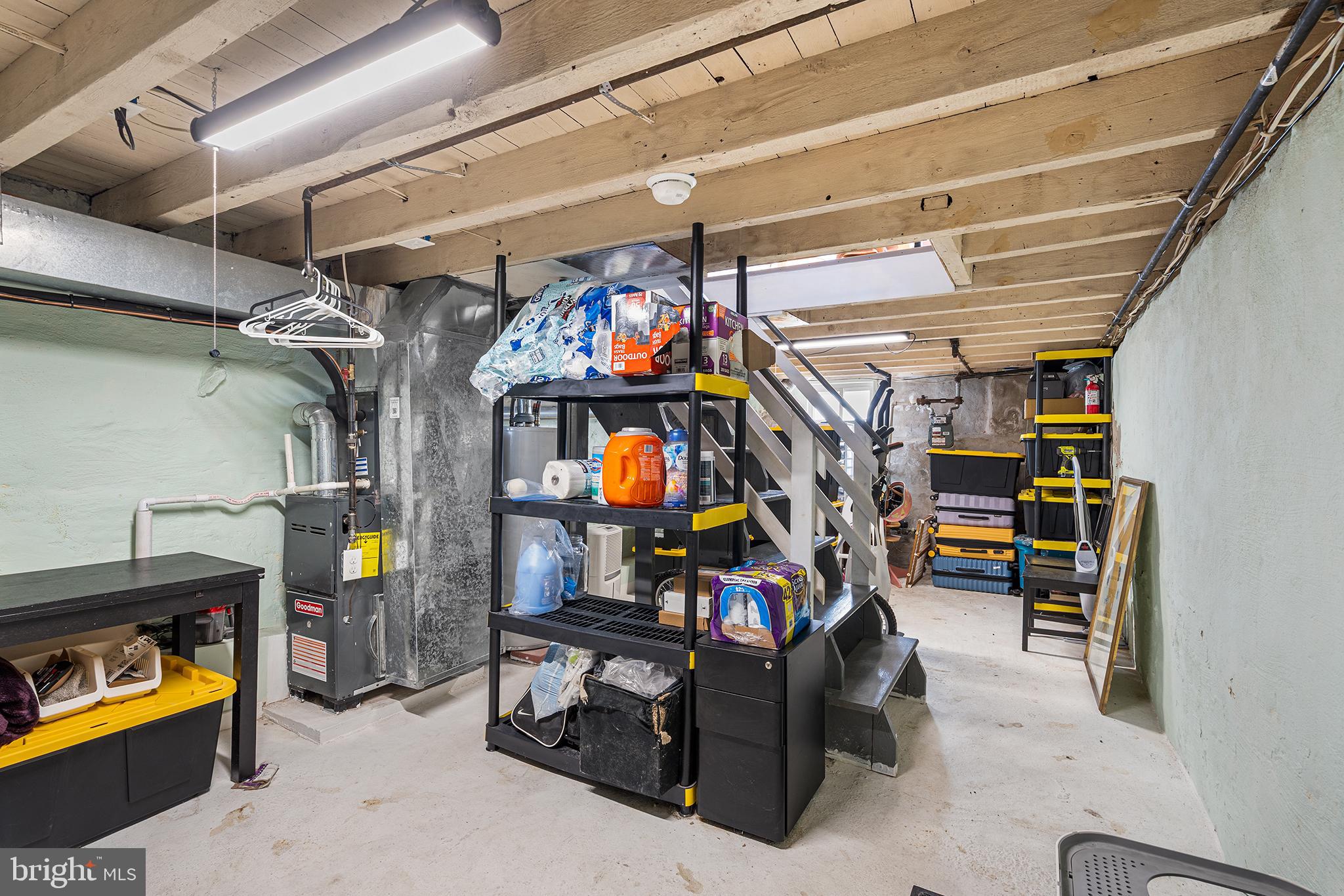 1837 E ALBERT STREET