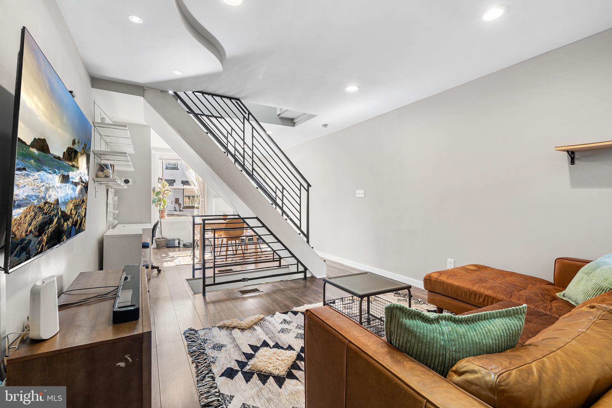 1837 E ALBERT STREET