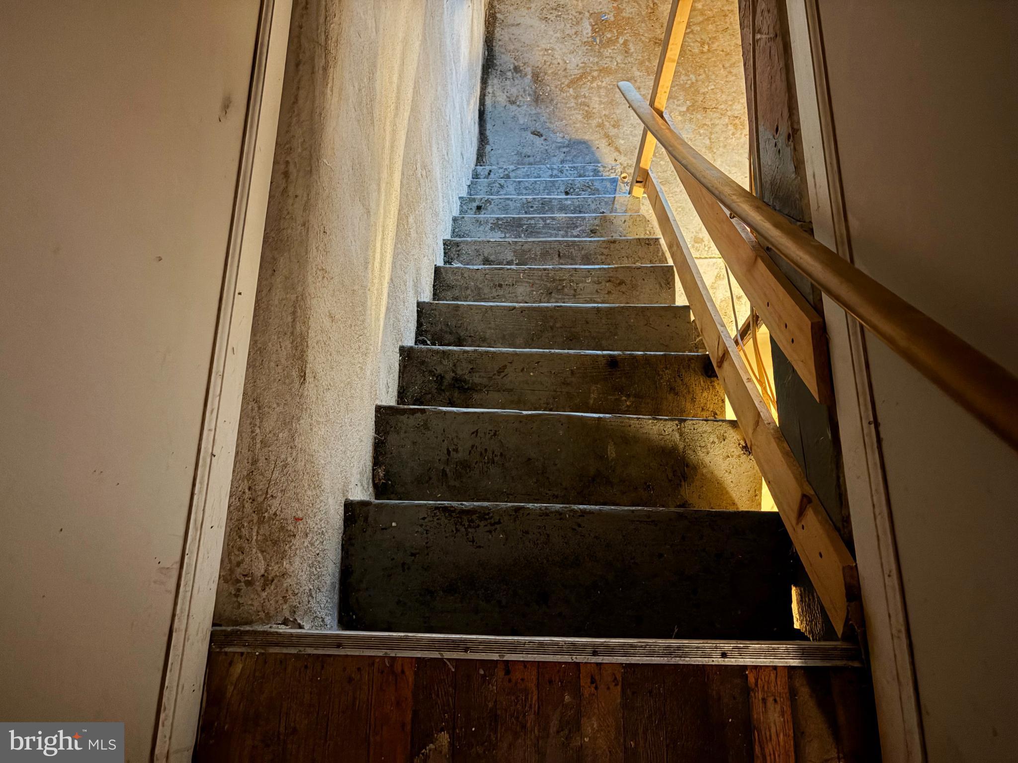 136 W CLARKSON AVENUE