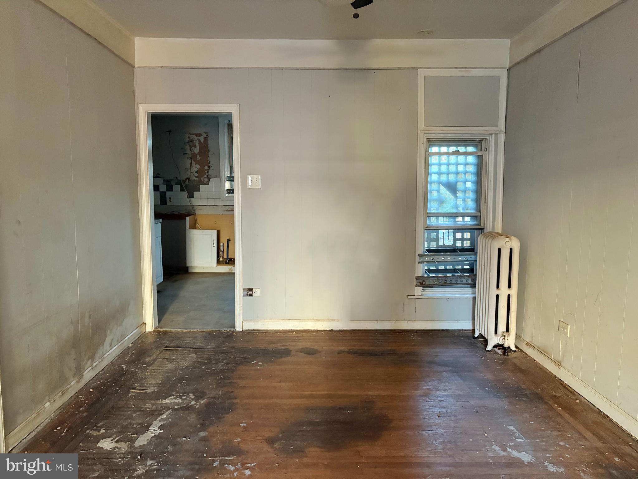 136 W CLARKSON AVENUE