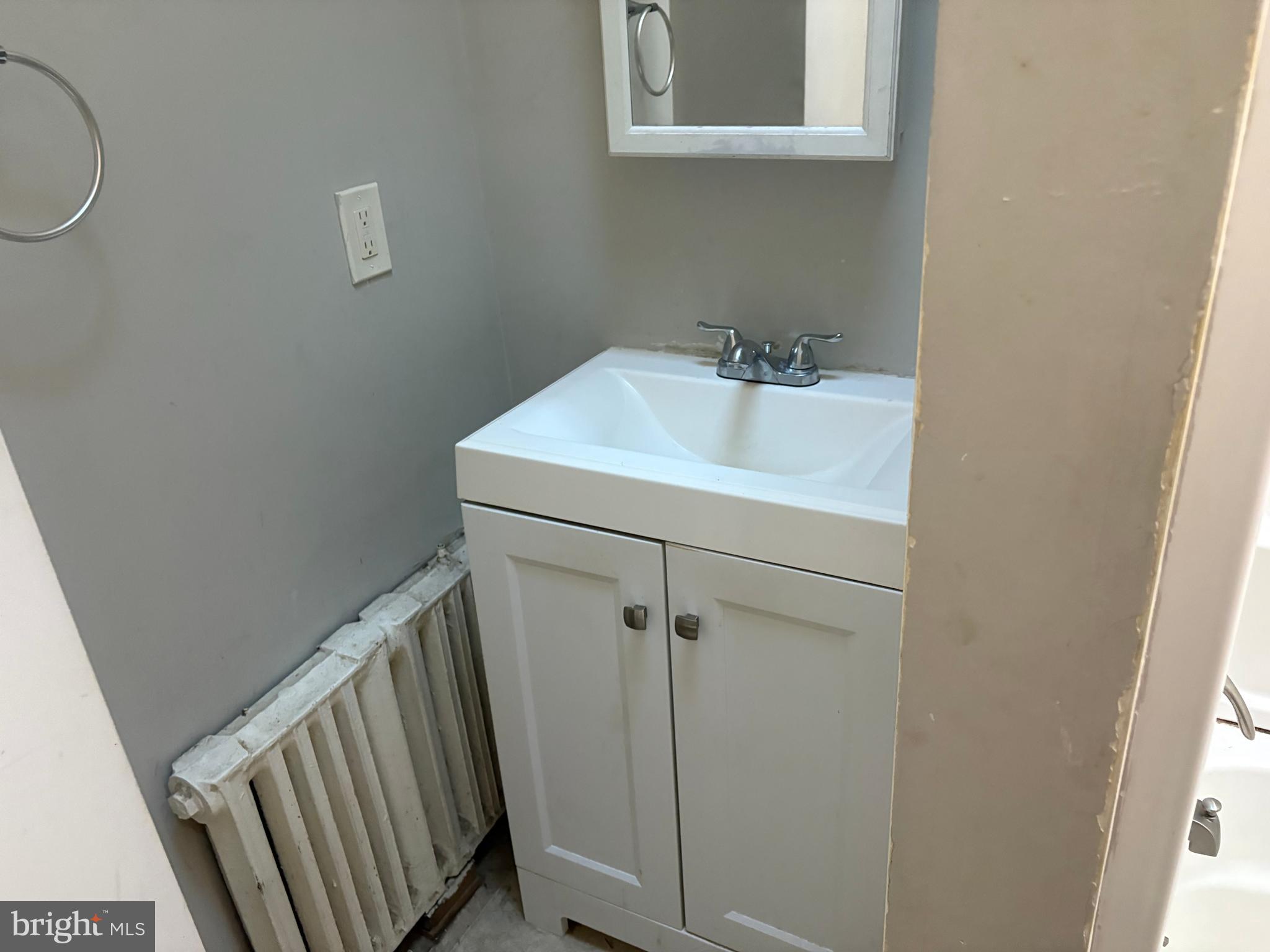 136 W CLARKSON AVENUE