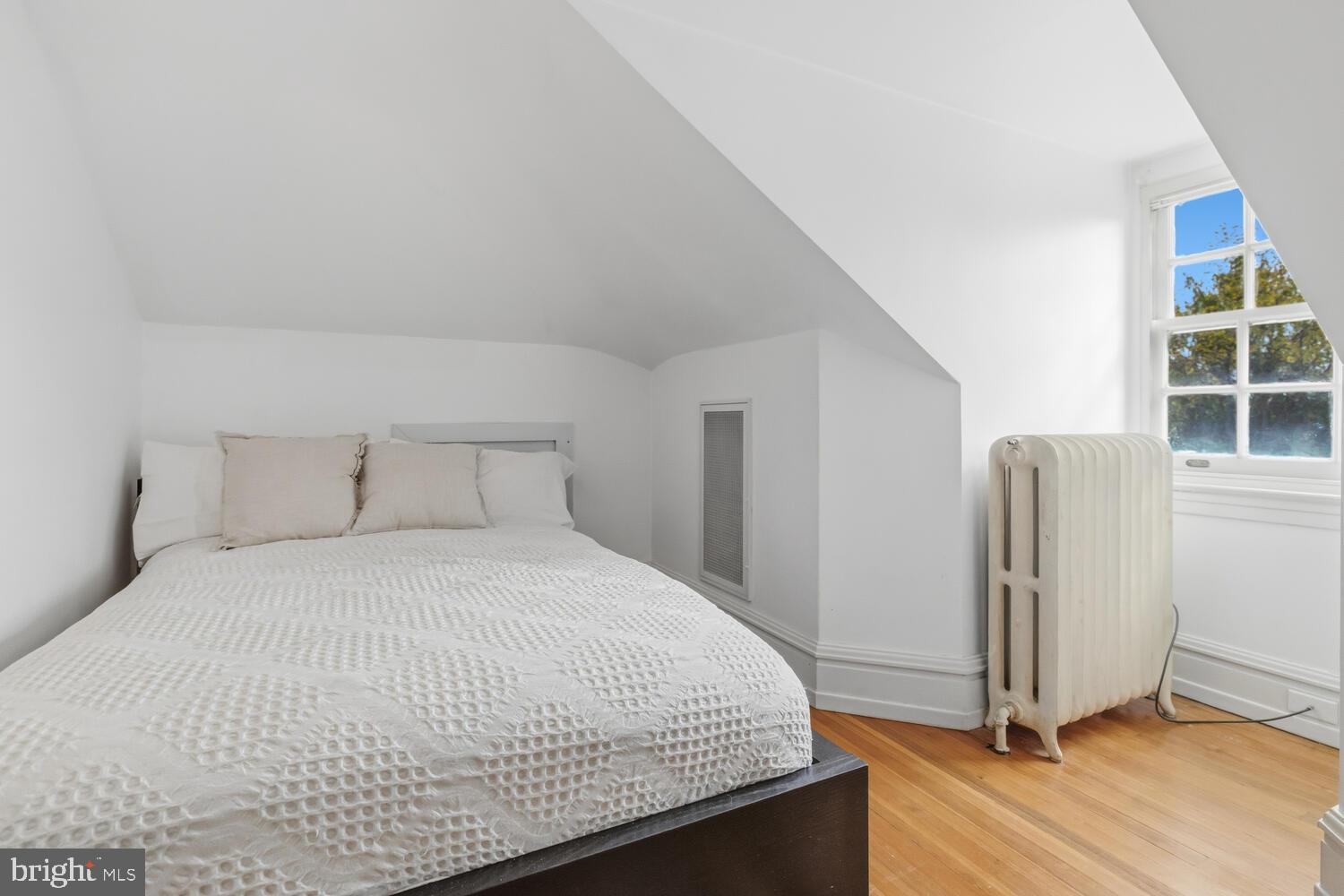 1012 W CLIVEDEN STREET