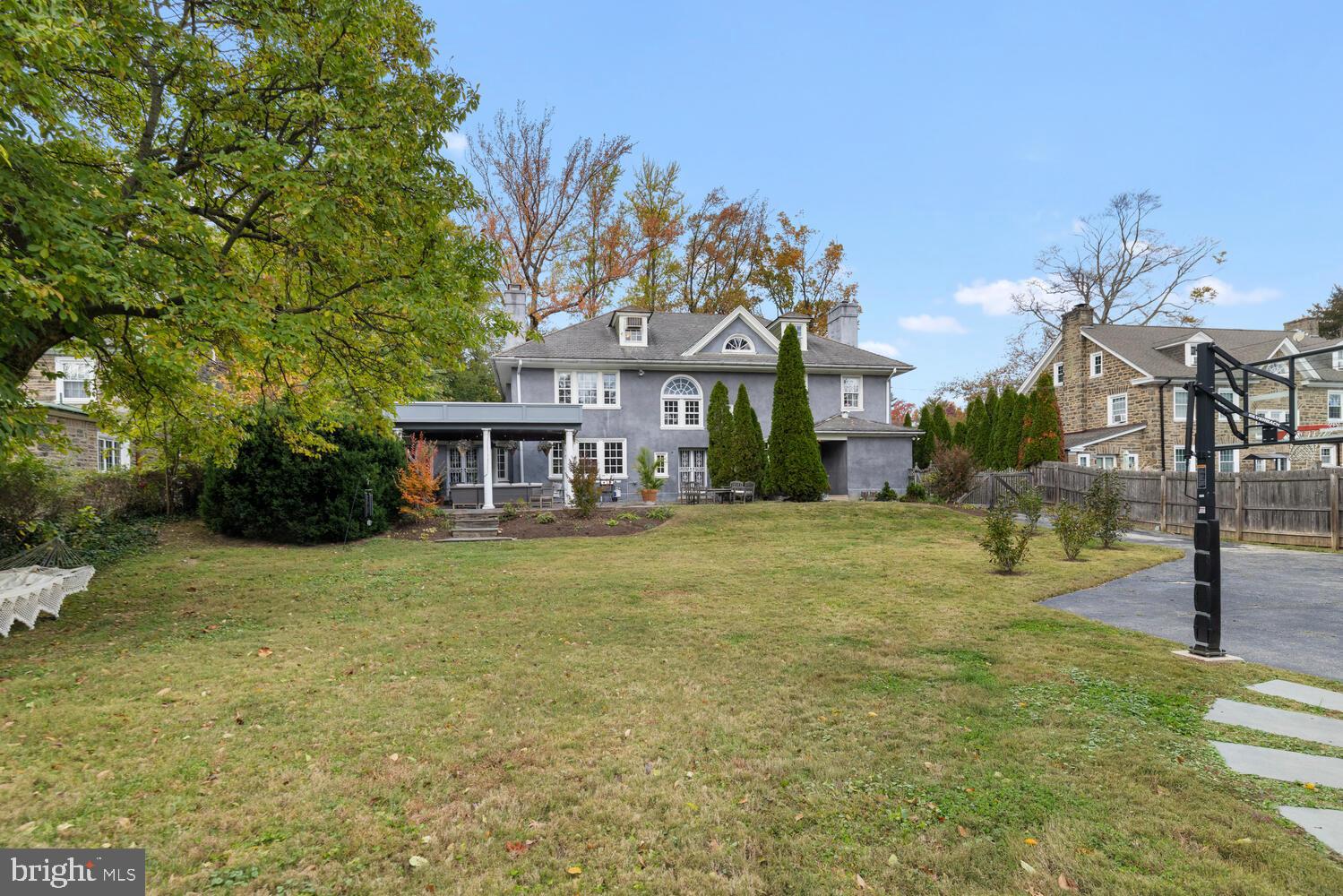 1012 W CLIVEDEN STREET