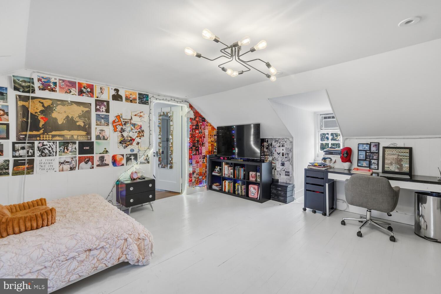 1012 W CLIVEDEN STREET