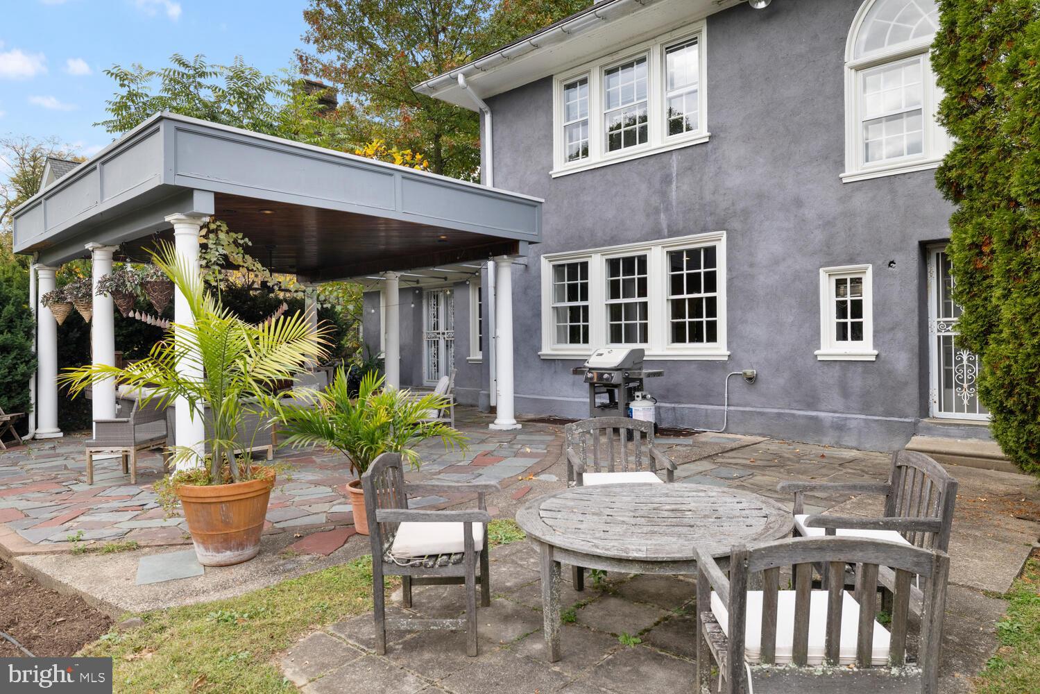 1012 W CLIVEDEN STREET