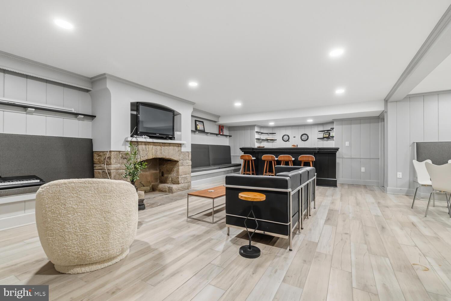 1012 W CLIVEDEN STREET