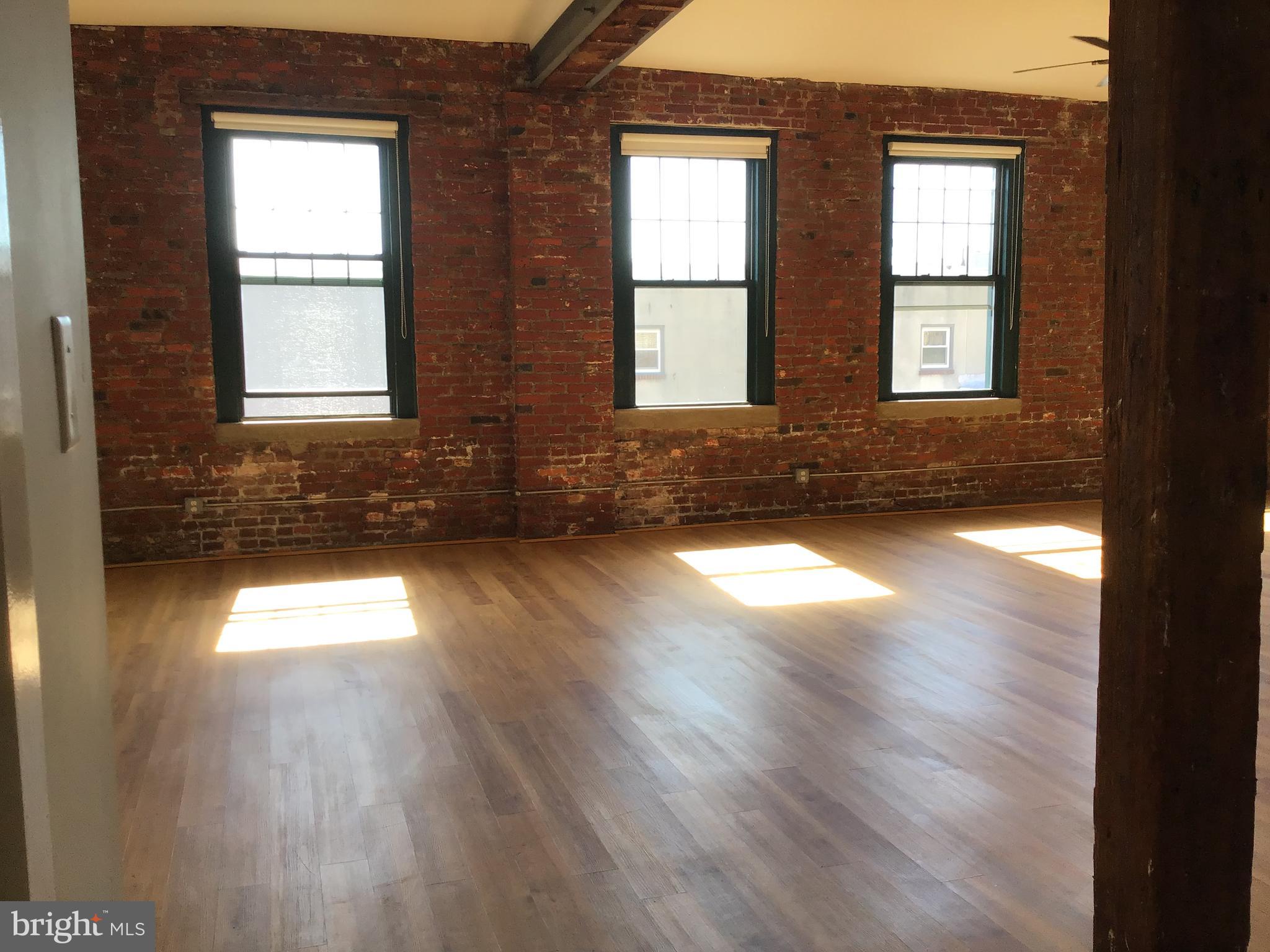 1125 E COLUMBIA AVENUE 203