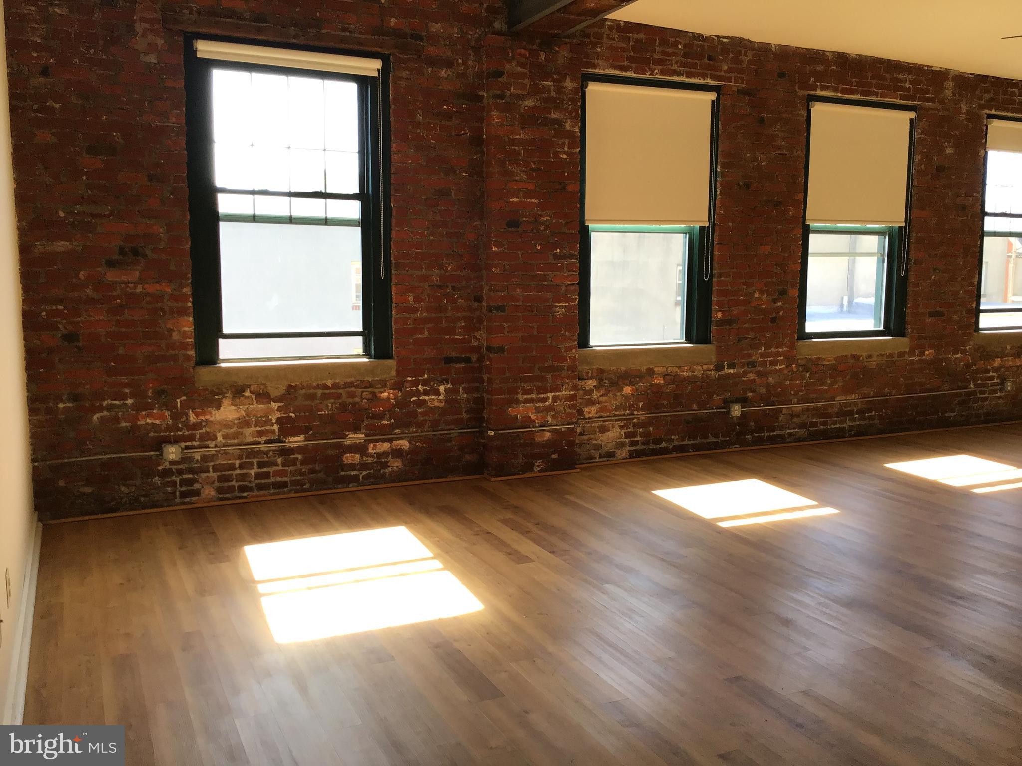 1125 E COLUMBIA AVENUE 203