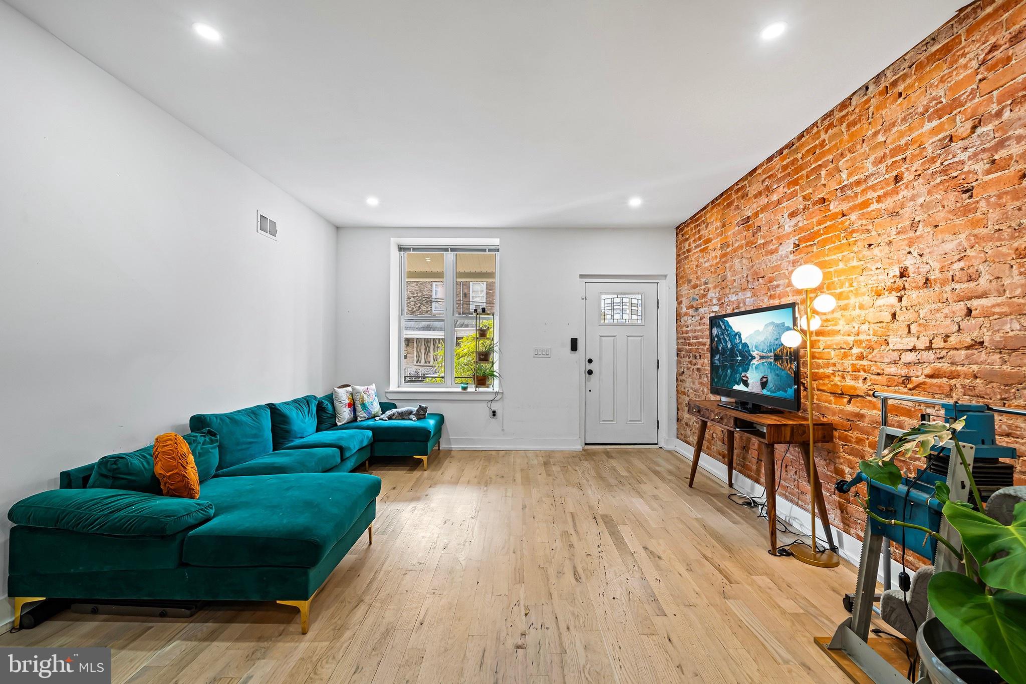 3215 W NORRIS STREET