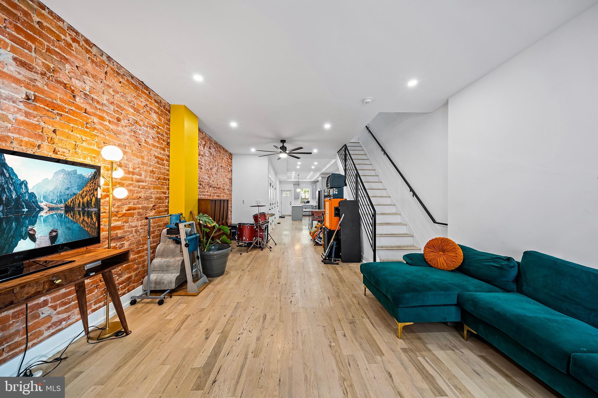 3215 W NORRIS STREET