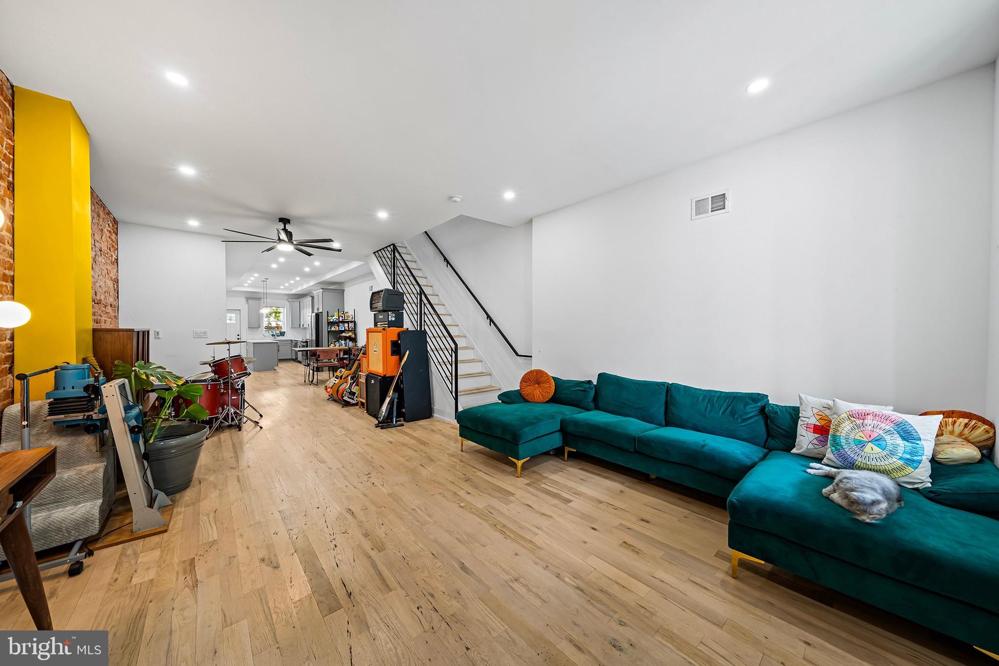 3215 W NORRIS STREET