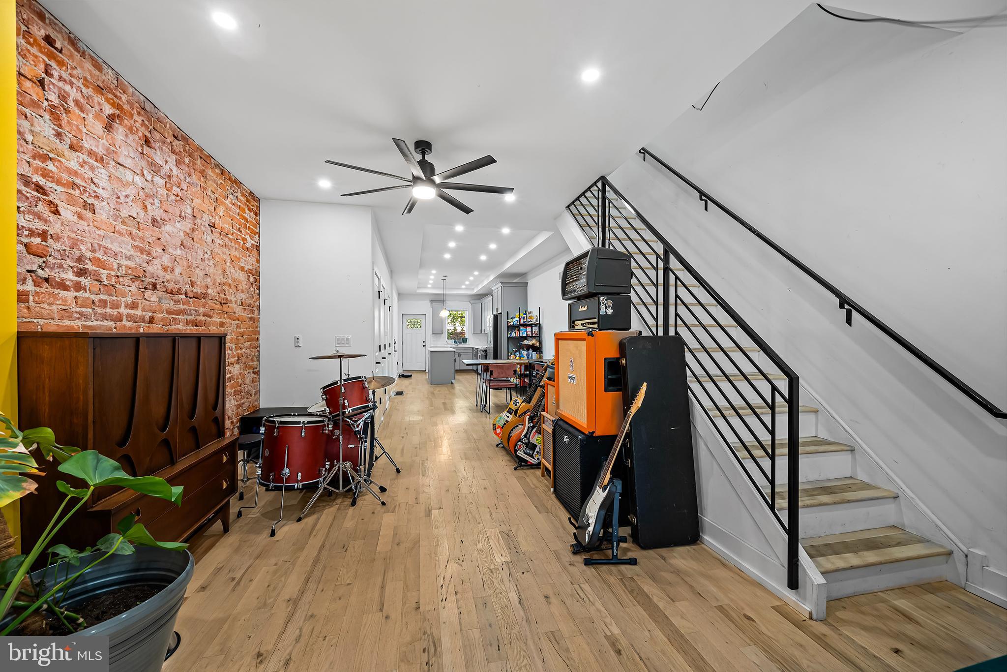 3215 W NORRIS STREET