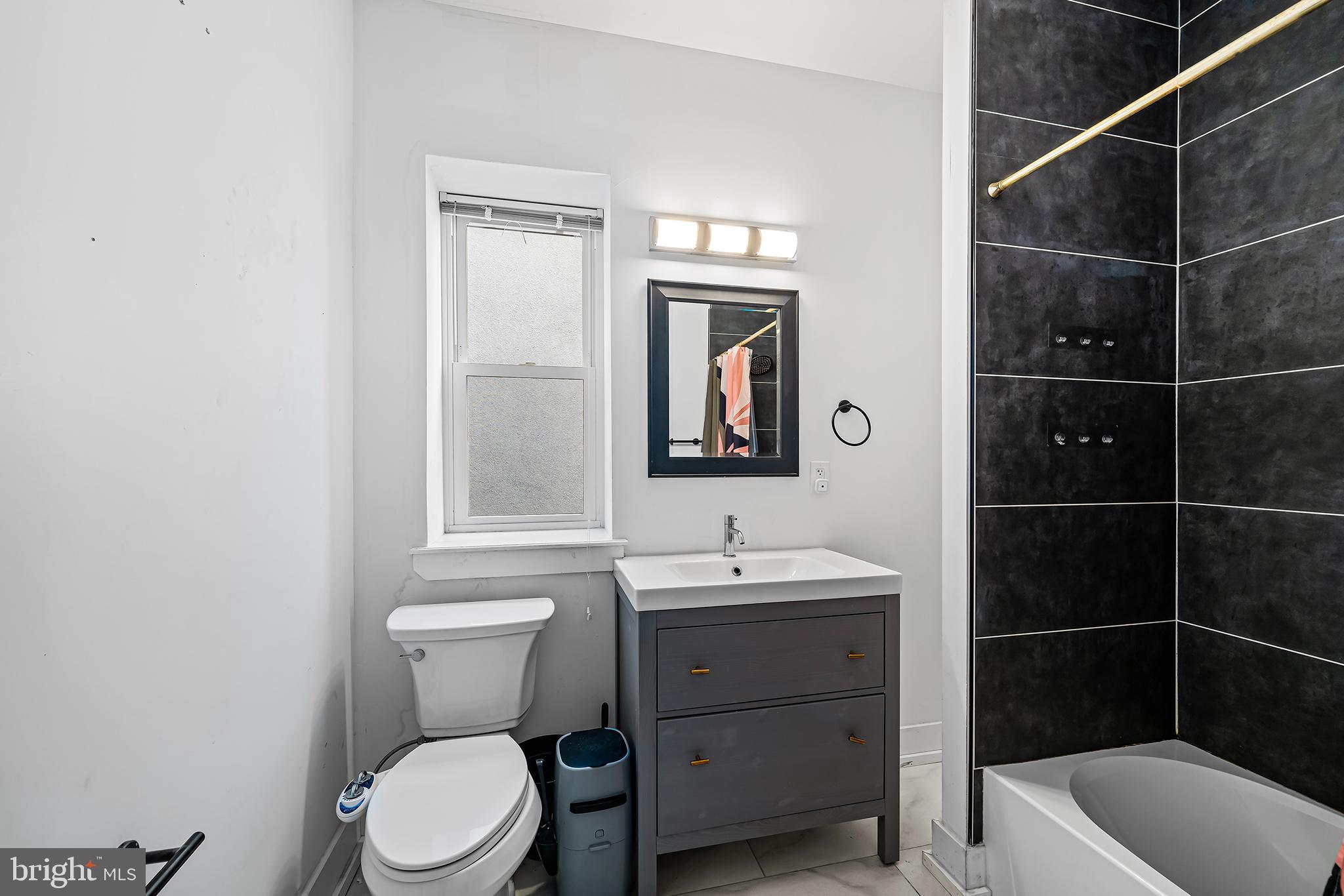 3215 W NORRIS STREET