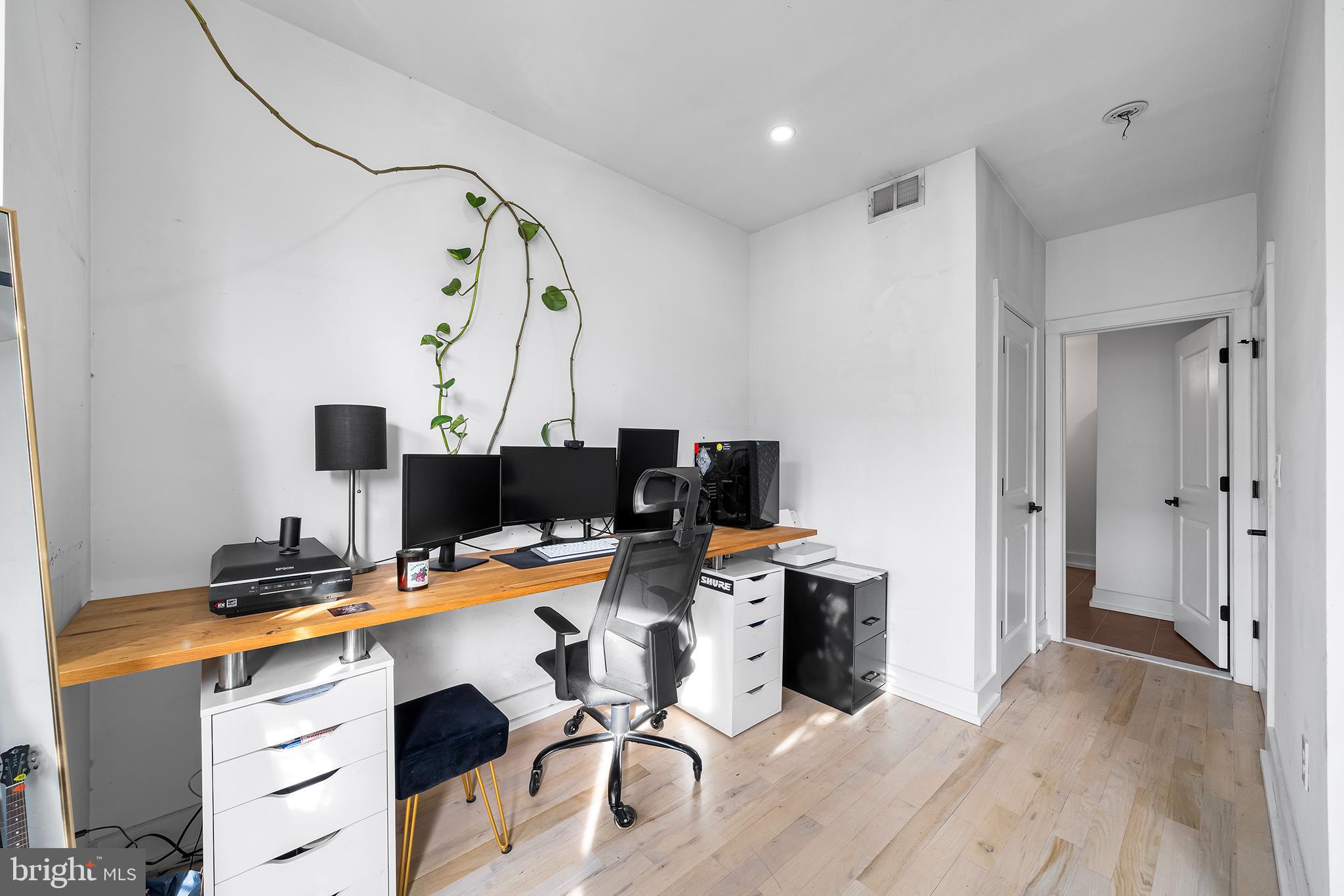 3215 W NORRIS STREET