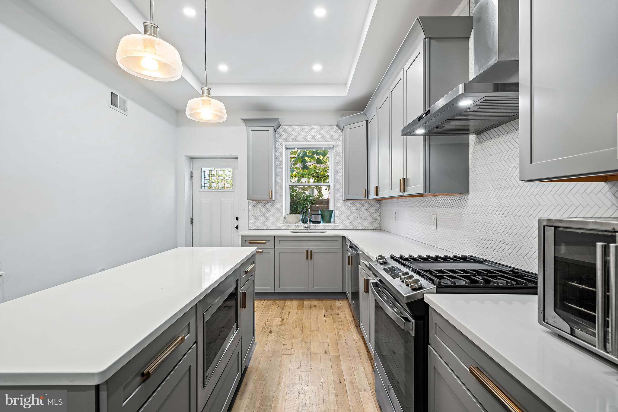 3215 W NORRIS STREET