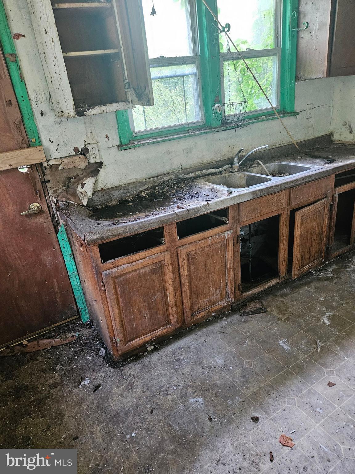 2235 W ONTARIO STREET