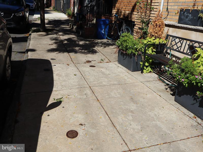 1815 BAINBRIDGE STREET 00 2