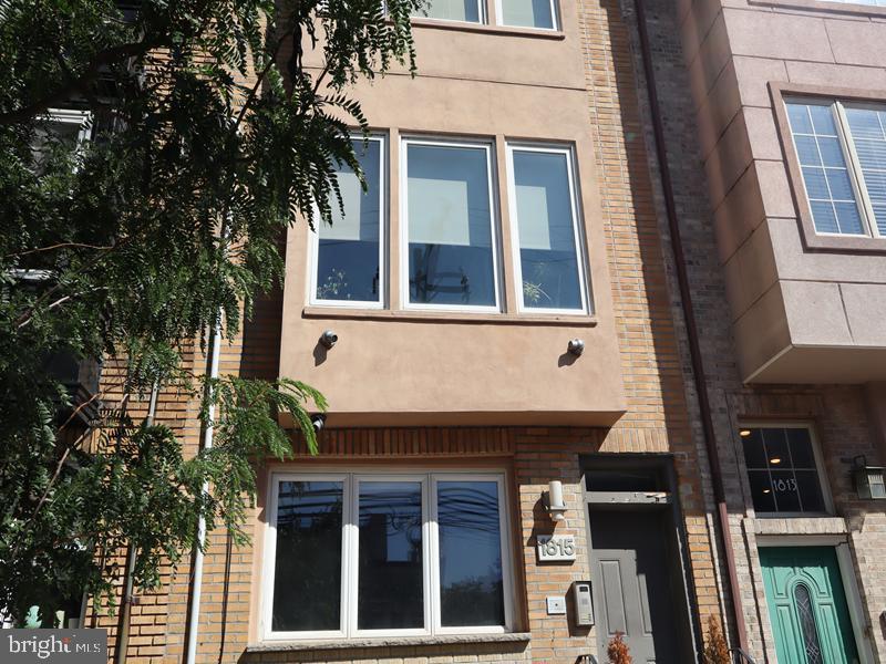 1815 BAINBRIDGE STREET 00 2